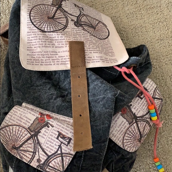 Canvas Backpack - Picture 1 of 4